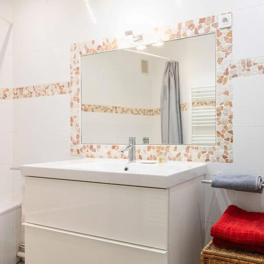- Spacious 3 Flat For Families - 3 Minutes From Metro Station Ξενοδοχείο με διαμερίσματα