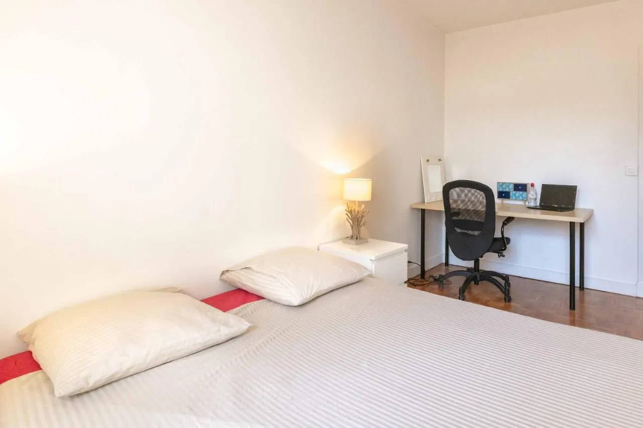 - Spacious 3 Flat For Families - 3 Minutes From Metro Station *