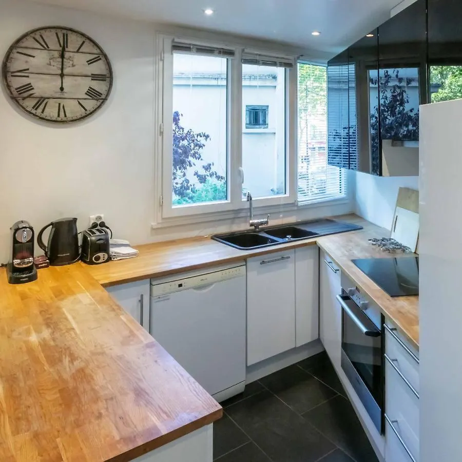 Ξενοδοχείο με διαμερίσματα - Spacious 3 Flat For Families - 3 Minutes From Metro Station